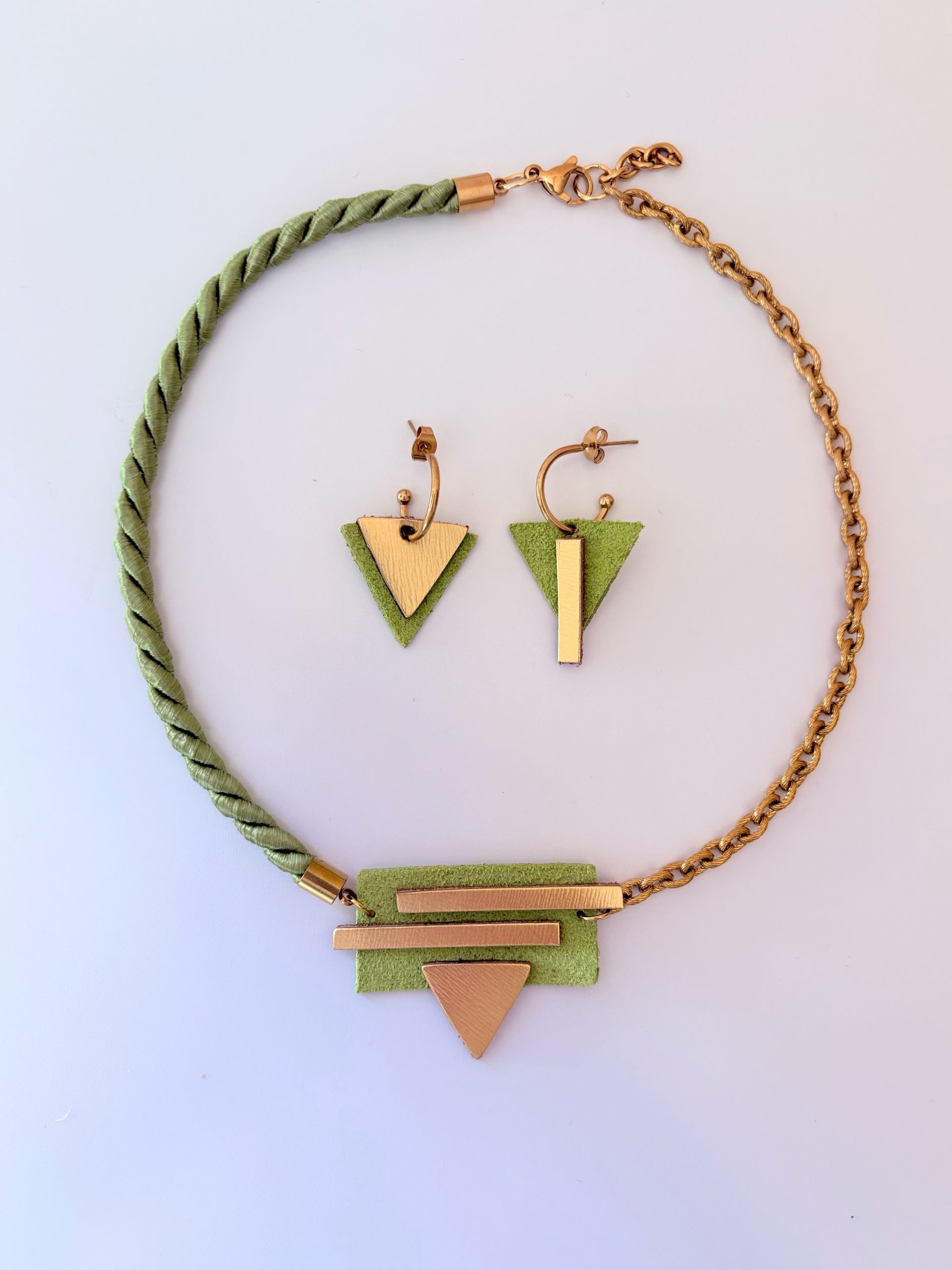 Conjunto Asimétrica verde-oro