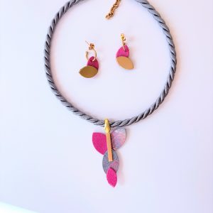 Conjunto Asimétrica fucsia estampado