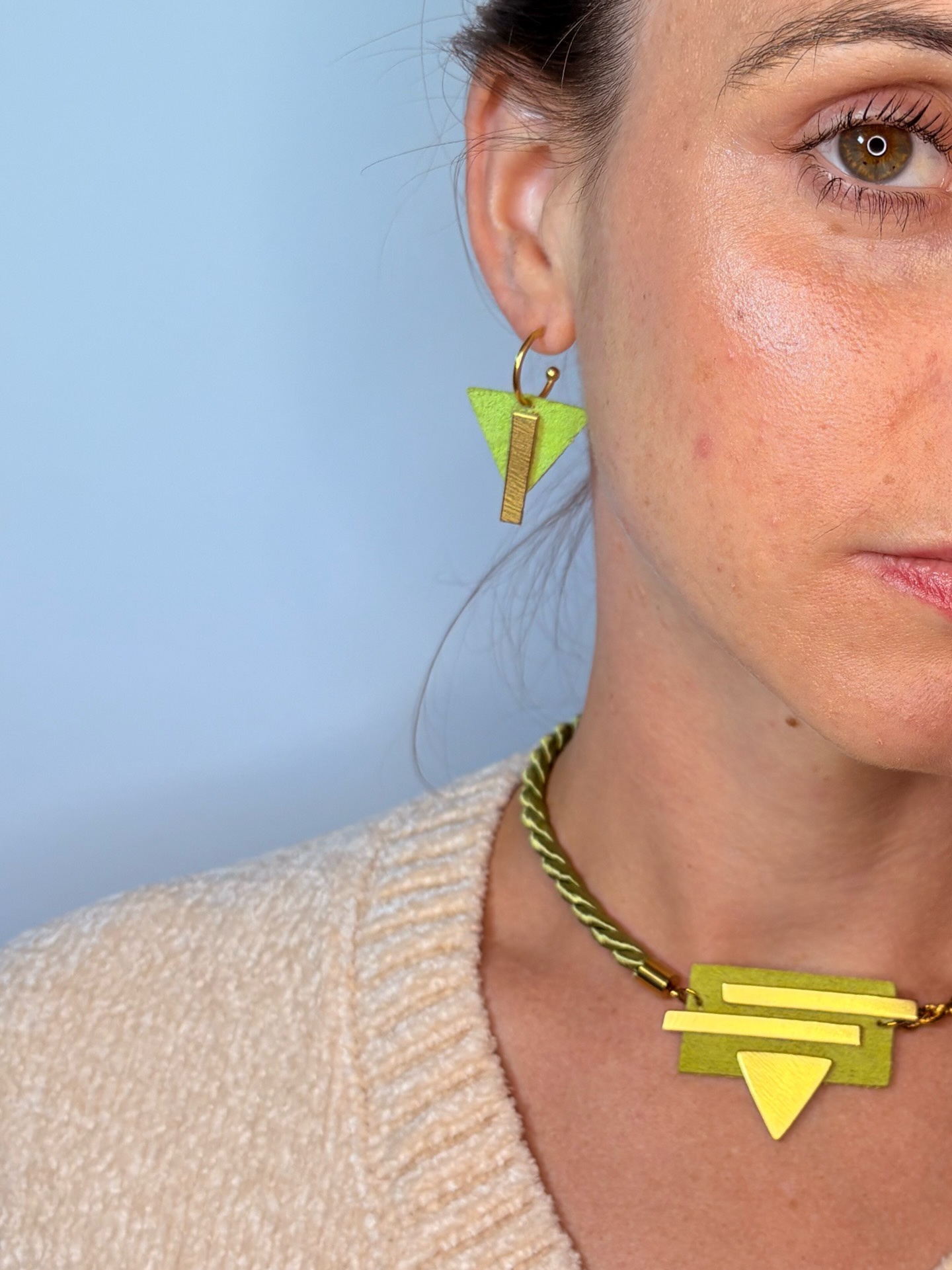 Conjunto Asimétrica verde-oro - Imagen 5