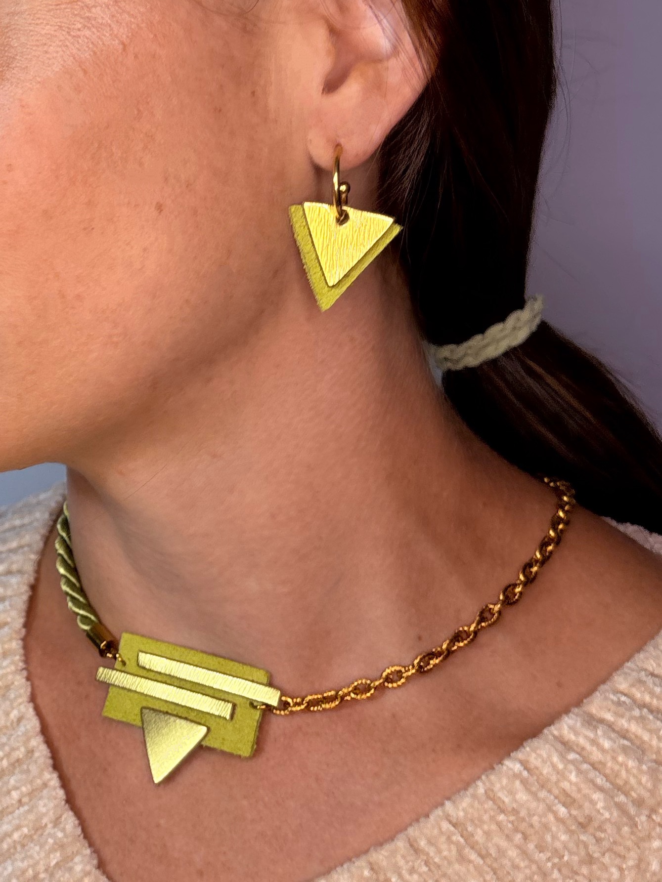 Conjunto Asimétrica verde-oro - Imagen 3