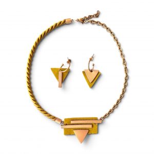 Conjunto Asimétrica mostaza y oro