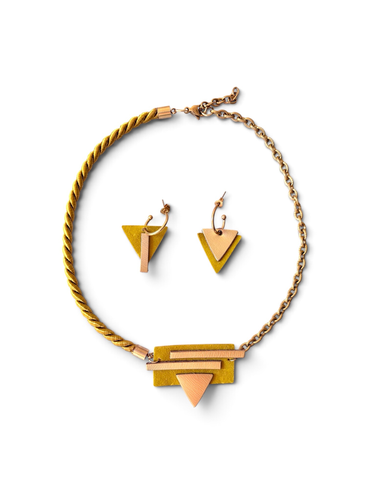 Conjunto Asimétrica mostaza y oro