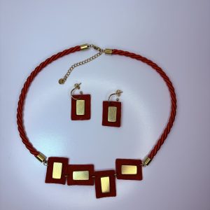 Conjunto GAIA asimétrico rojo escarlata y oro