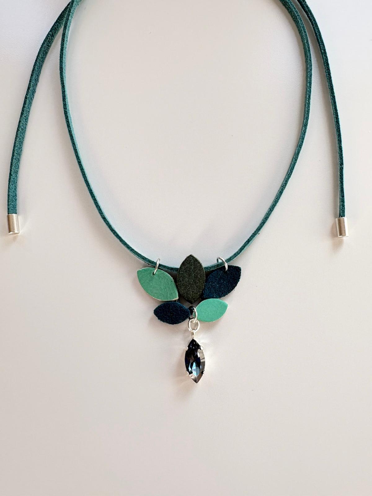 Colgante hojas azul con Swarovski - Imagen 2