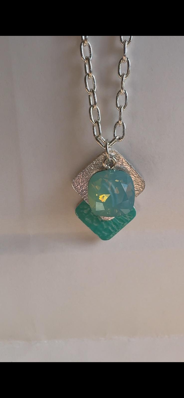 Colgante piel+swarovski+plata en turquesa - Imagen 3