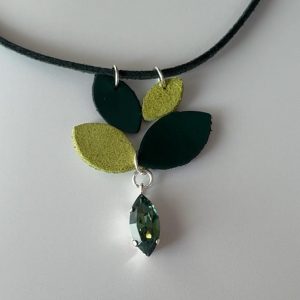 Colgante hojas verde con Swarovski