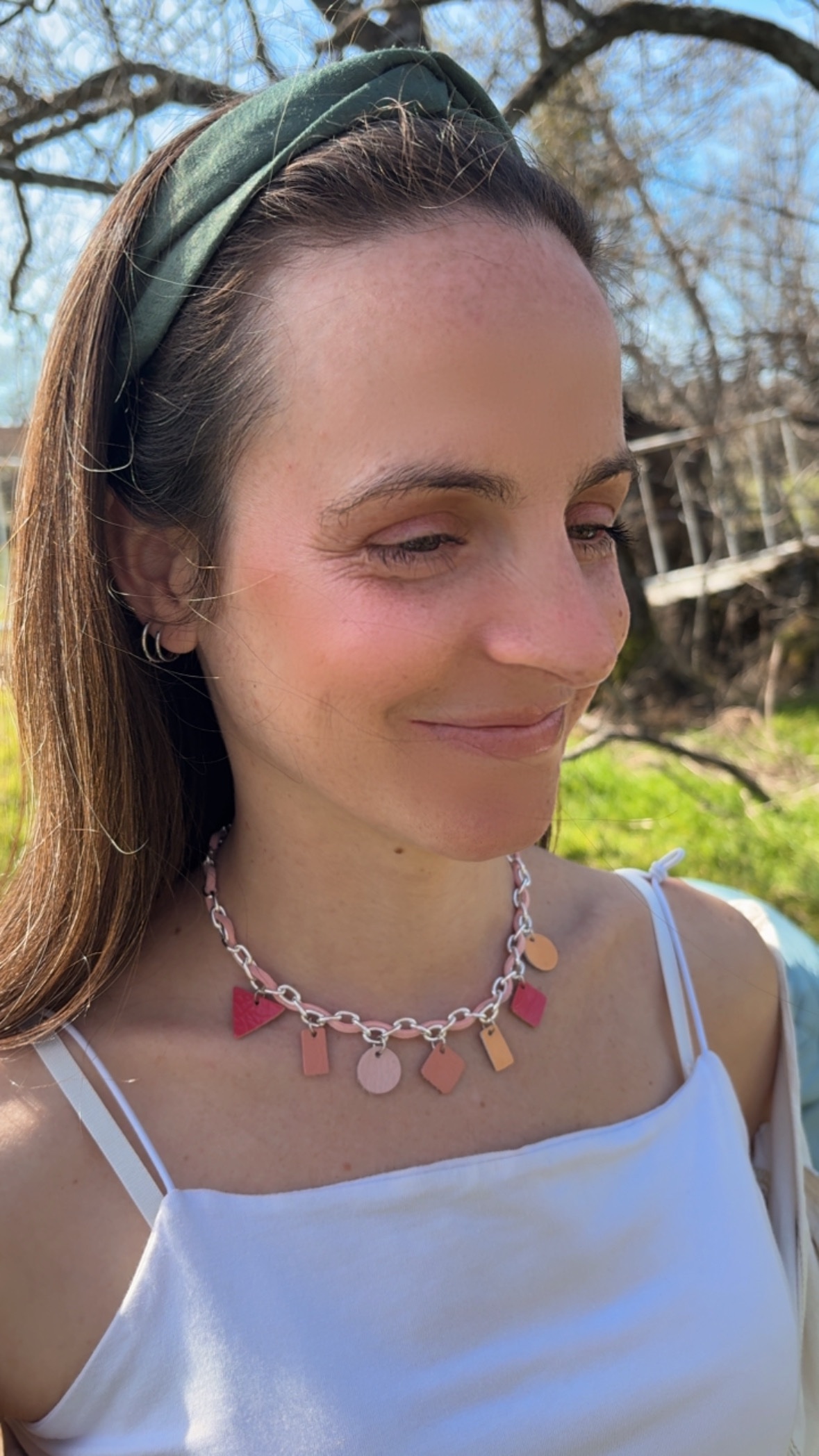 Gargantilla charms salmón - Imagen 2