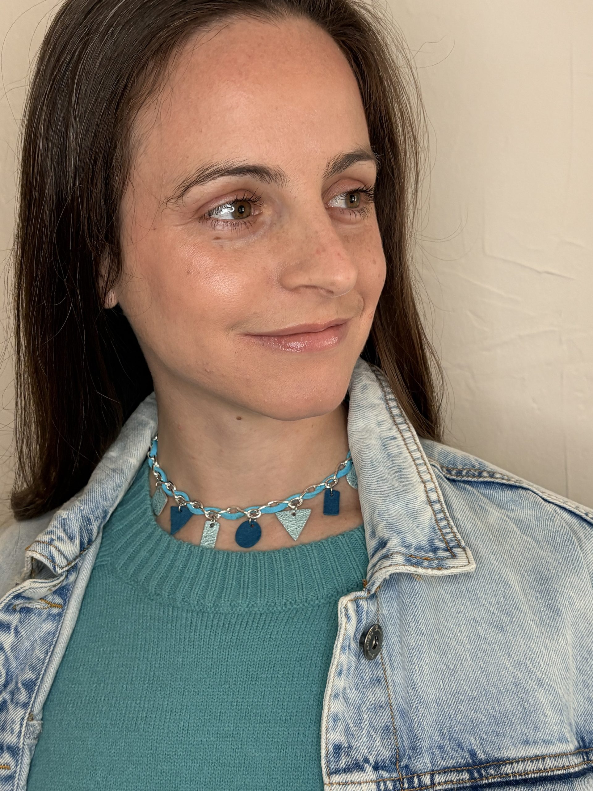 Gargantilla charms turquesa - Imagen 3